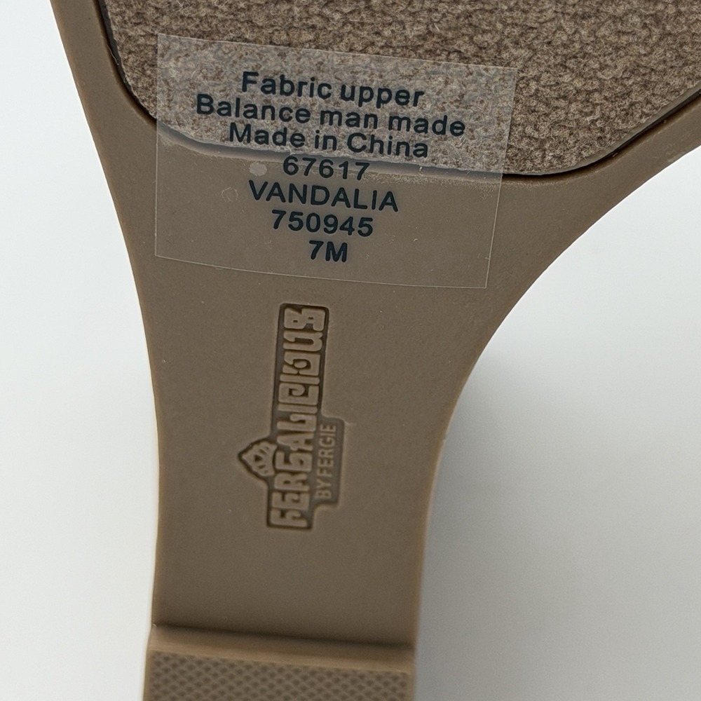 Fergalicious Lace Cork Wedge Sandals Womens 7 Ivory Boho Cottagecore Bridal - Picture 8 of 9